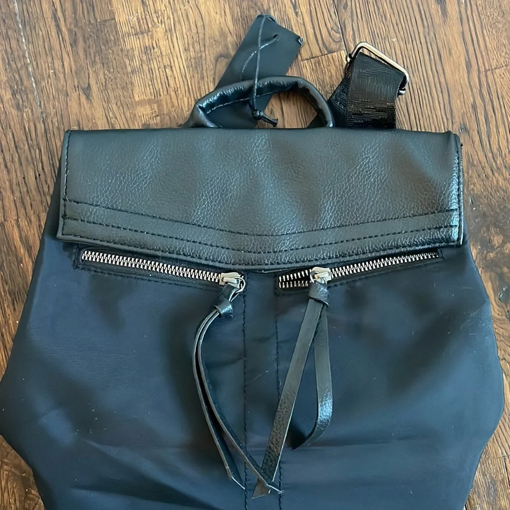 Botkier New York Mini Trigger Black Backpack with silver zipper detailing, vegan - Picture 6 of 16